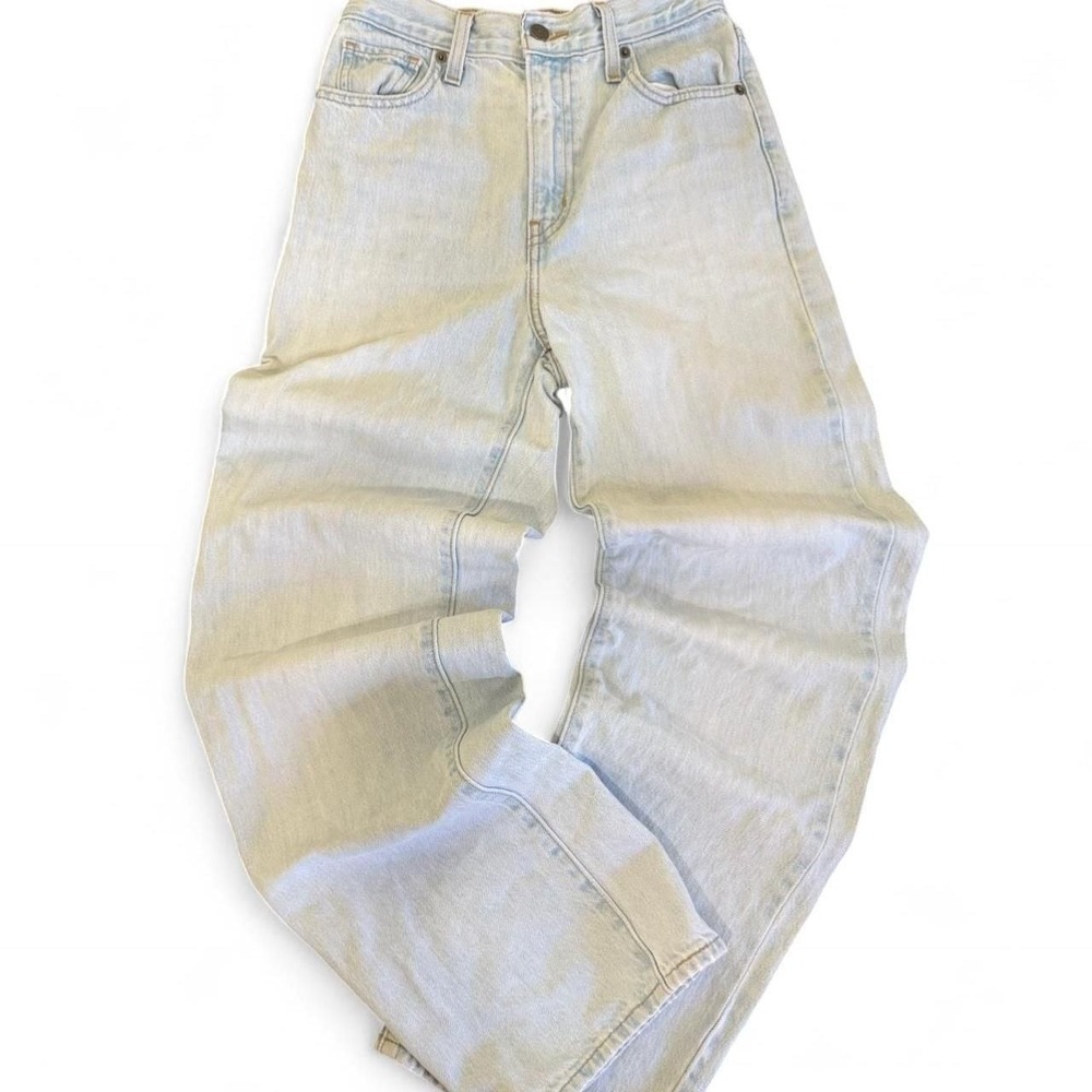 Levi's High-Waisted Straight Leg Light Wash Denim Jeans,‎ Size 24